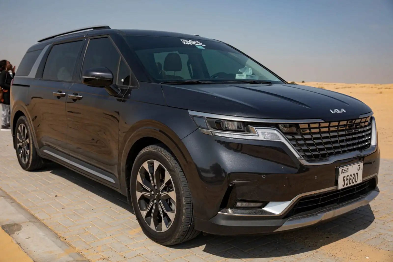 Convenient Cargo Access:
Kia Carnival SX Prestige Liftgate (UAE)