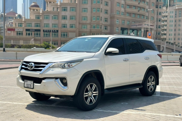 lift side Rental vehicle Fortuner
