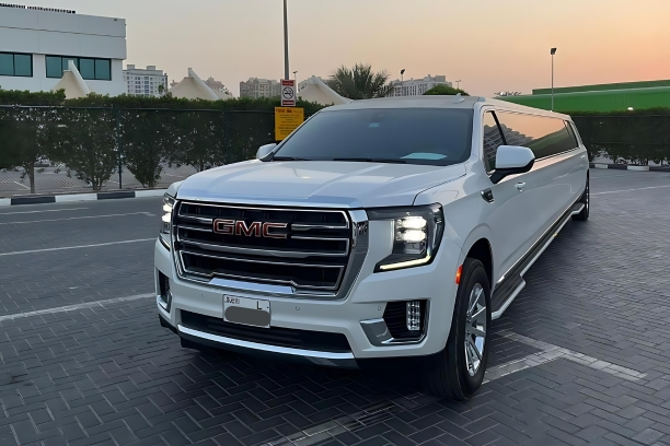 Luxury limousine parked in front of Burj Khalifa

650 AED is per hour limousine rental charges in Dubai